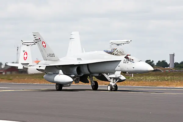 FA-18_CH_J-5020_020_FA-18C_11St_Schleswig-Jagel_2014-06-23_522D1596PV