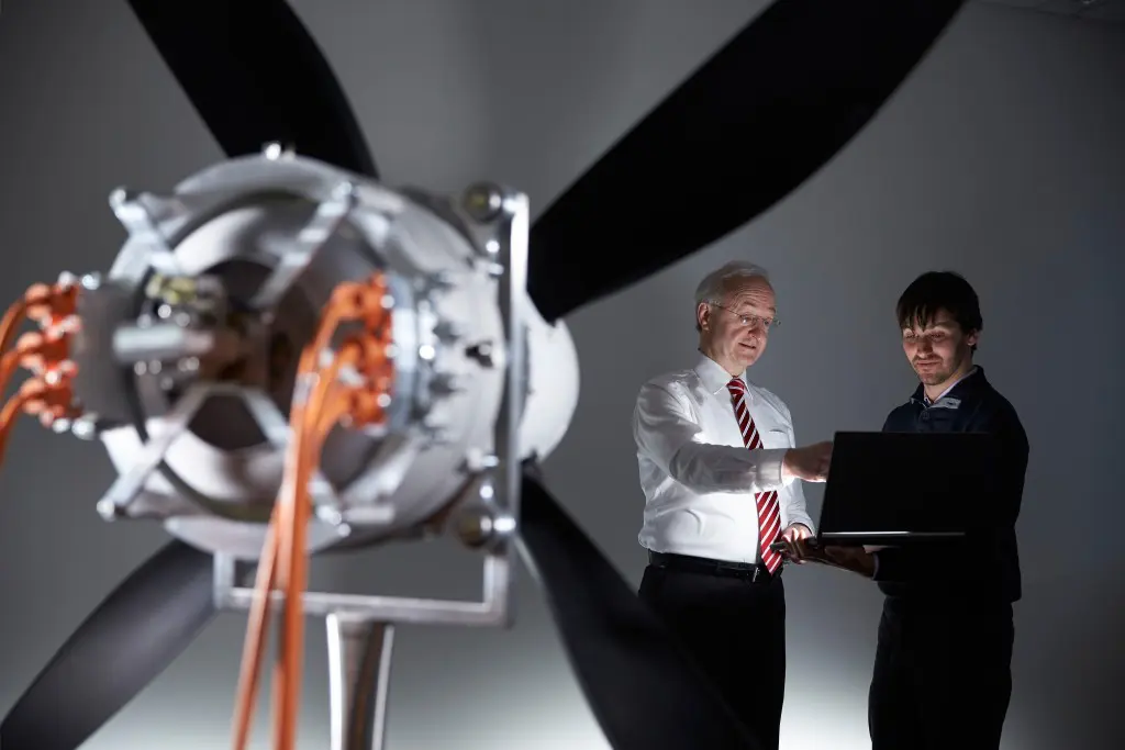 Technischer Meilenstein / Technical milestone: five times more powerful than comparable motors