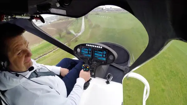 VC200-first-flight-06