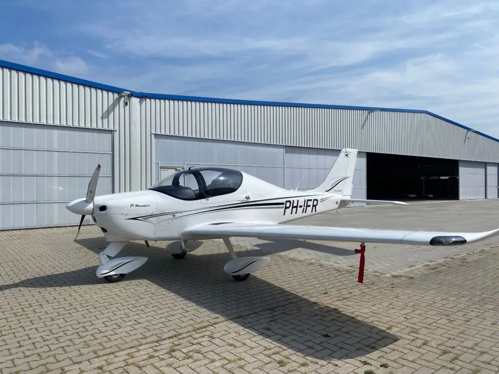 Tecnam P Mentor.