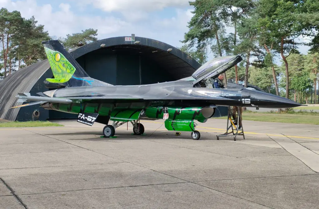 F-16 van de Belgische luchtmach. Toestel voor vliegdemonstraties.