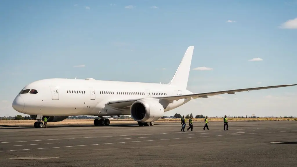 BBJ-787 Greenpoint.