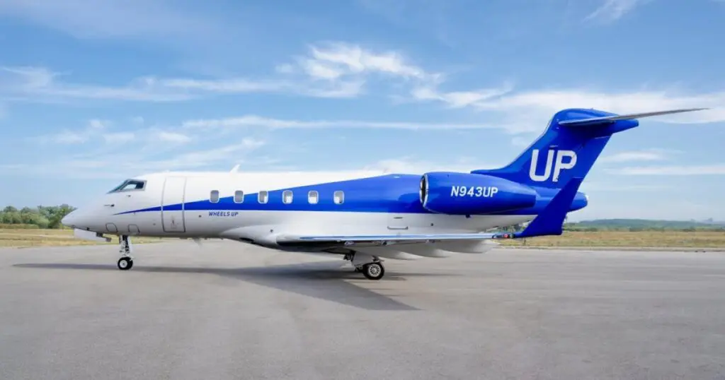 BOmbardier Challenger300 Wheels Up.