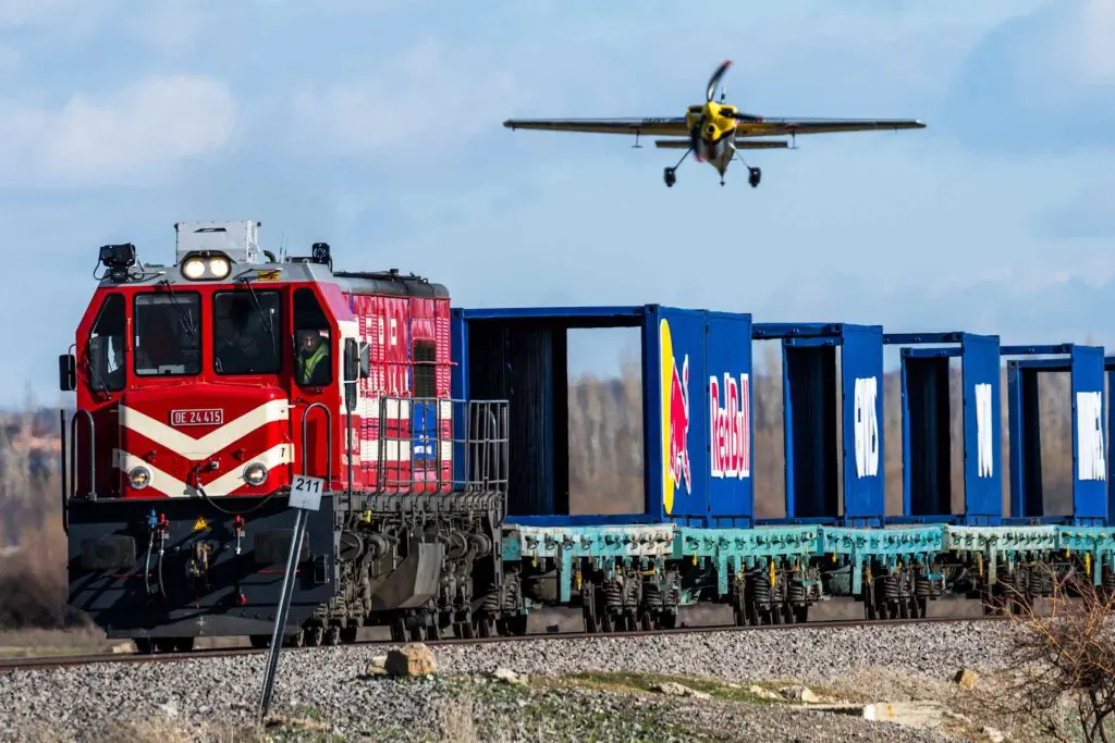 dario-costa-red-bull-plane-landing