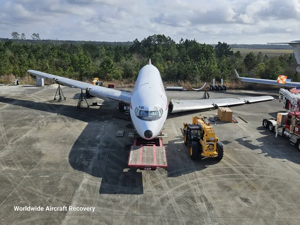 Travolta's Boeing 707 per schip onderweg naar Australisch museum