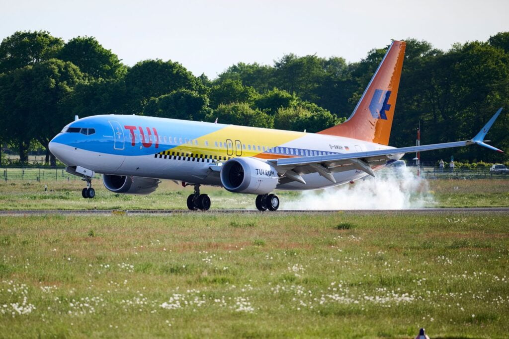 Boeing 737 der TUIfly in der Sonderlackiering: