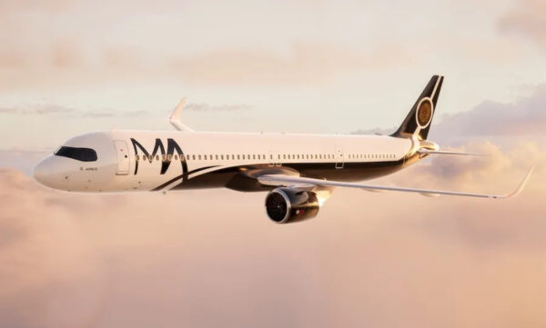 Airbus-A321neo-MagnificaAir-Comlux-
