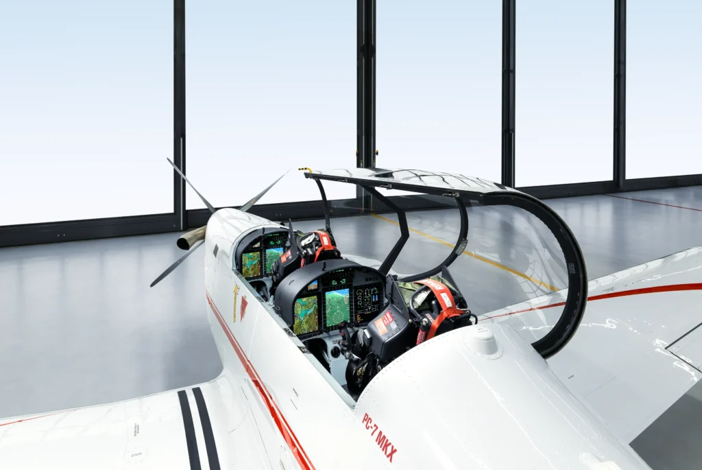 Pilatus PC-7-MKX-Cockpi