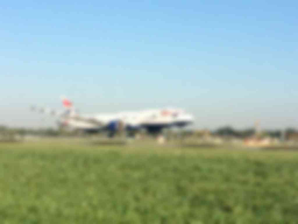 British Airways' first 787-9 touches down at Heathrow (1)